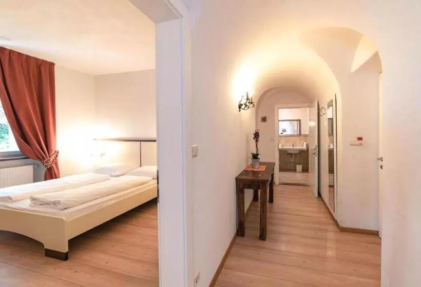 هتل Apartments Waldquell