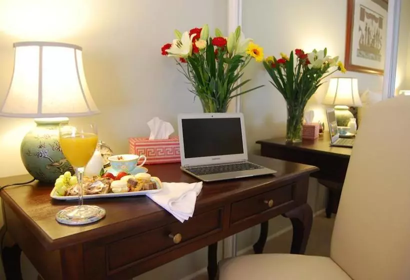 ホテル Cutmore Cottages - L'auberge Angara
