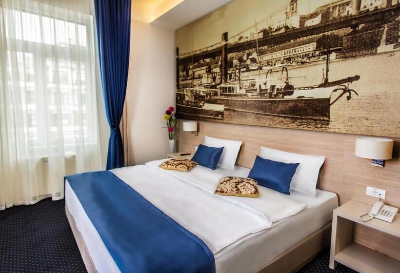 Hotel Five Points Square  City Center