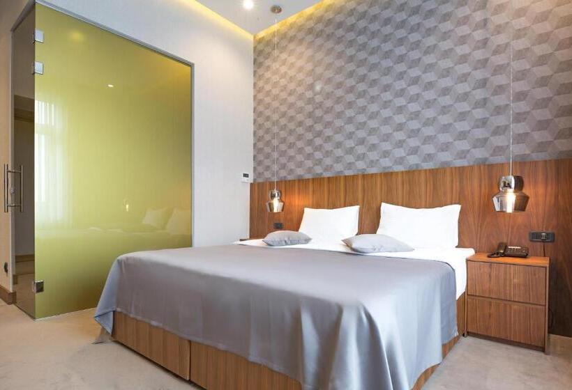 Hotel Five Points Square  City Center