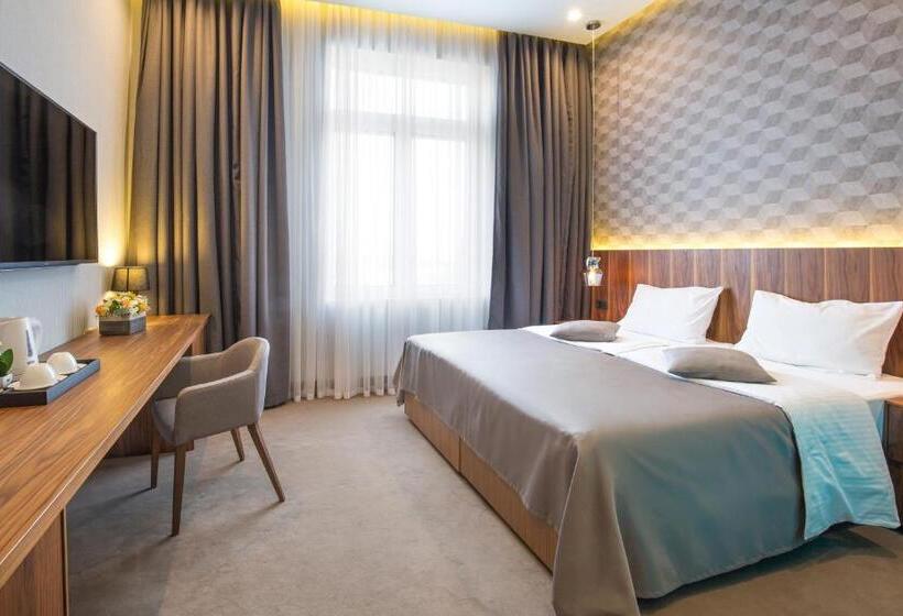 Hotel Five Points Square  City Center