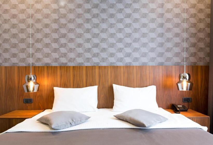 Hotel Five Points Square  City Center