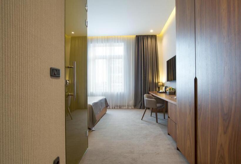 Hotel Five Points Square  City Center