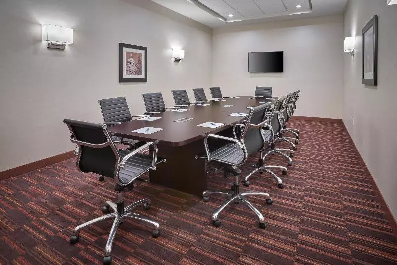 ホテル Four Points By Sheraton Sherwood Park