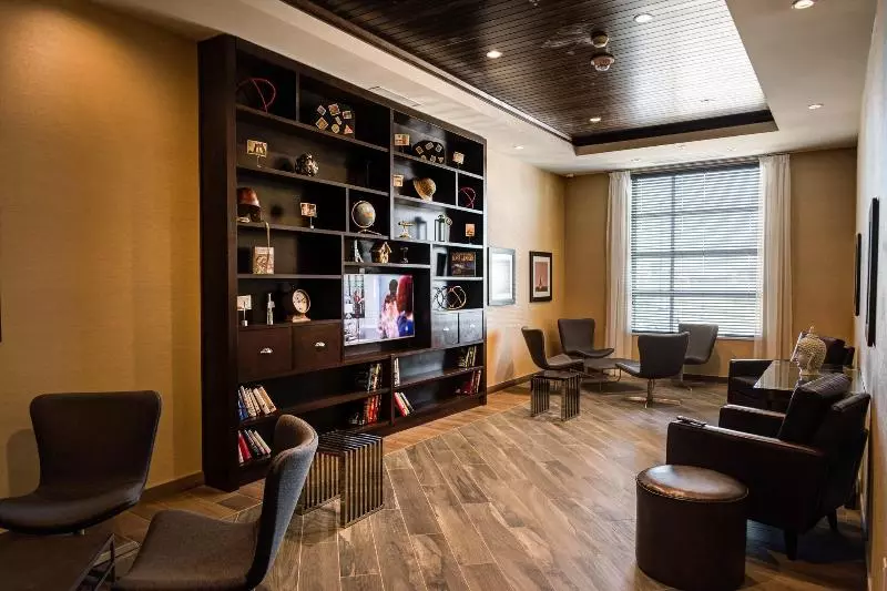 ホテル Four Points By Sheraton Sherwood Park