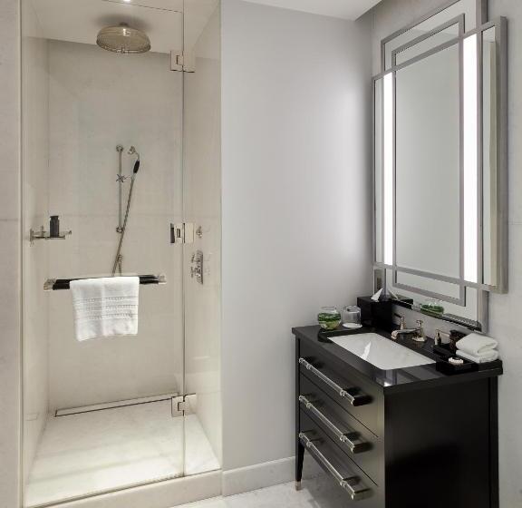 Four Seasons Hotel London At Tower Bridge