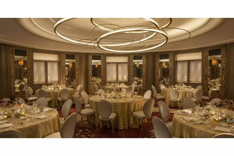 Four Seasons Hotel London At Tower Bridge