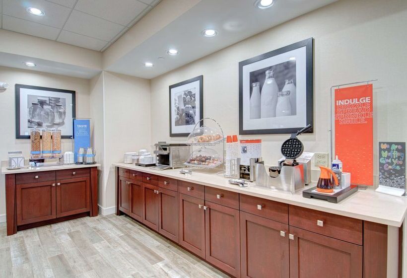 בית מלון כפרי Hampton Inn Boston  Westborough