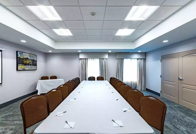 ホテル Hampton Inn Lockport  Buffalo