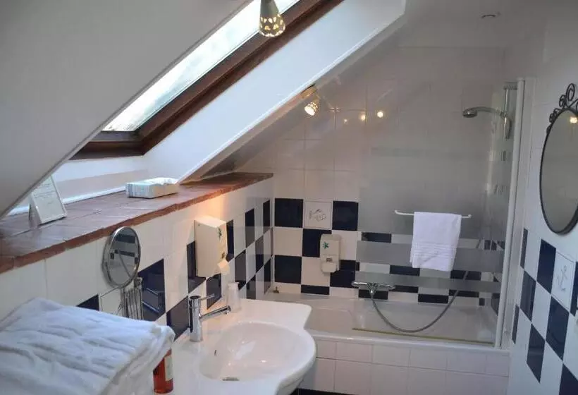 ホテル Hôtel Les Grands Chênes