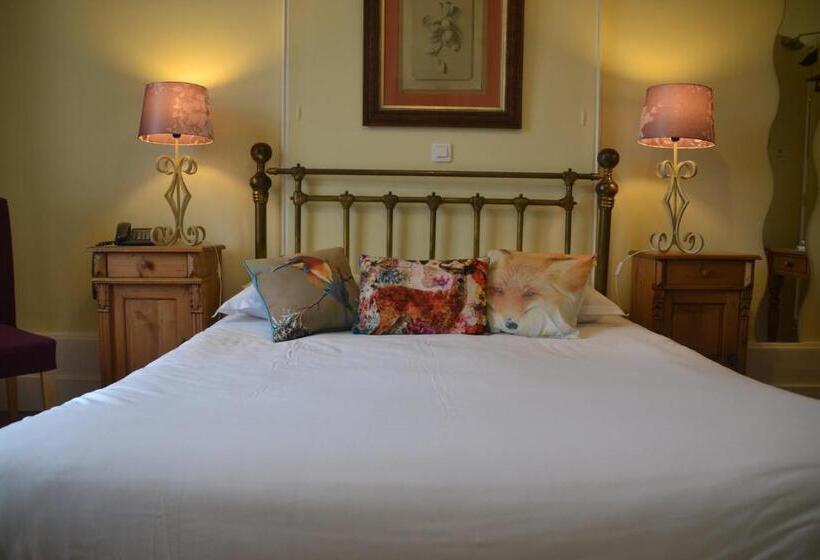 فندق Hôtel Les Grands Chênes