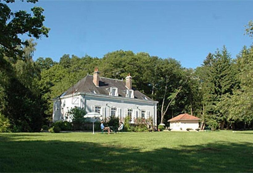 فندق Hôtel Les Grands Chênes