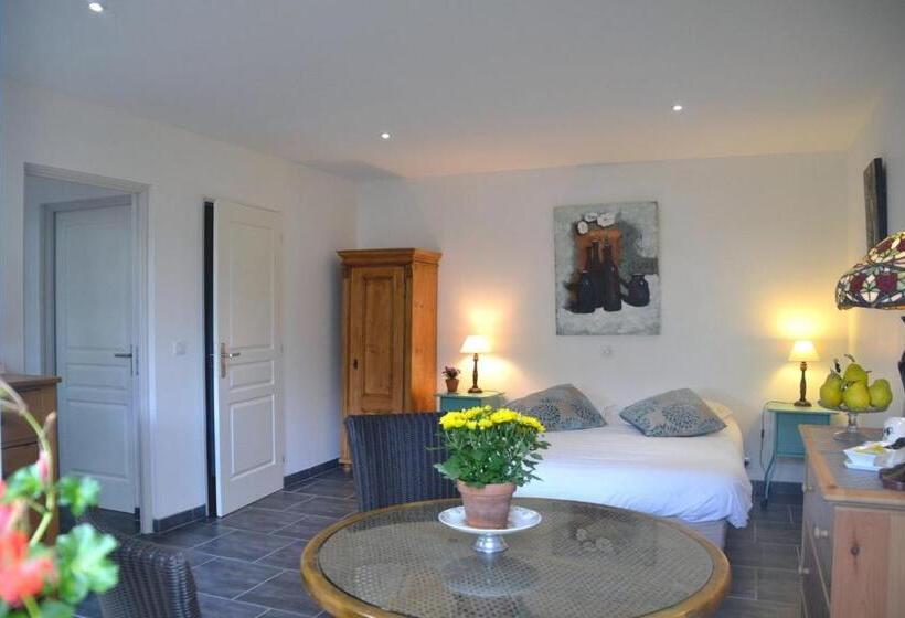 فندق Hôtel Les Grands Chênes