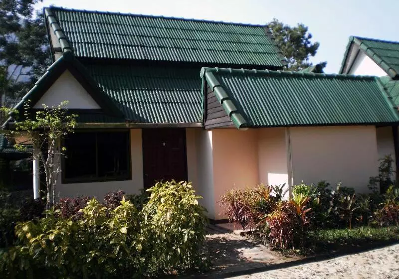 ホテル Khunnam Rimtarn Resort