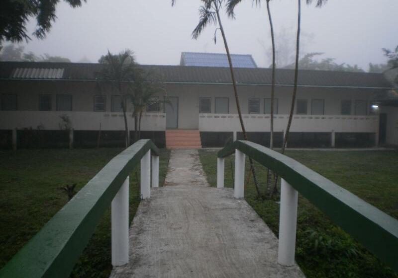 Szálloda Khunnam Rimtarn Resort