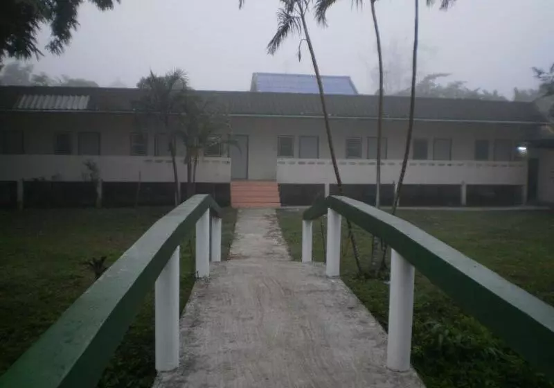 ホテル Khunnam Rimtarn Resort