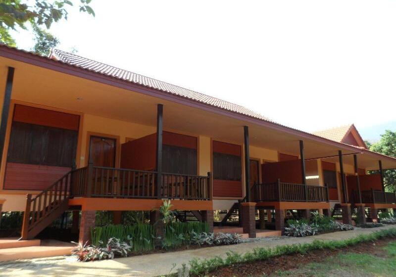 Szálloda Khunnam Rimtarn Resort