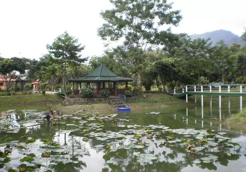 ホテル Khunnam Rimtarn Resort