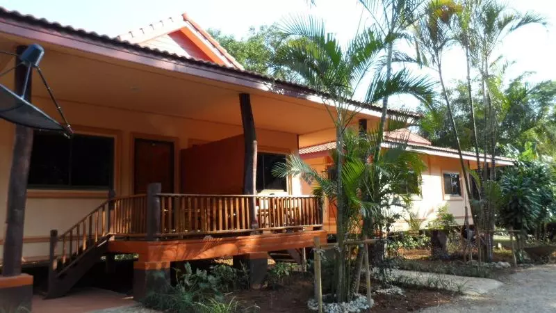 ホテル Khunnam Rimtarn Resort