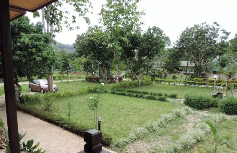 ホテル Khunnam Rimtarn Resort