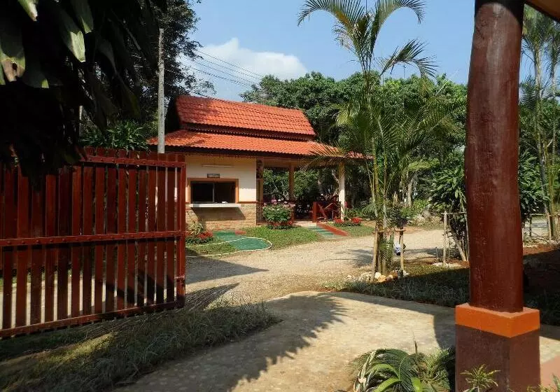 ホテル Khunnam Rimtarn Resort