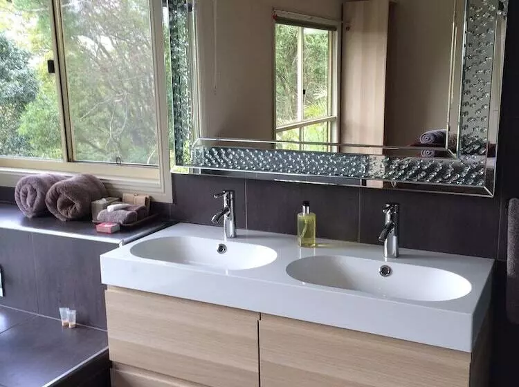 Hotelli Maleny Luxury Cottages