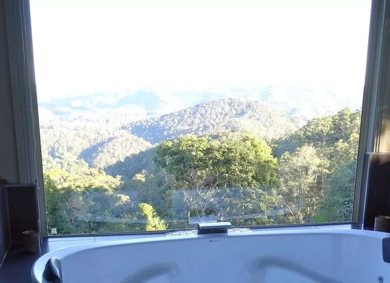 Hotelli Maleny Luxury Cottages