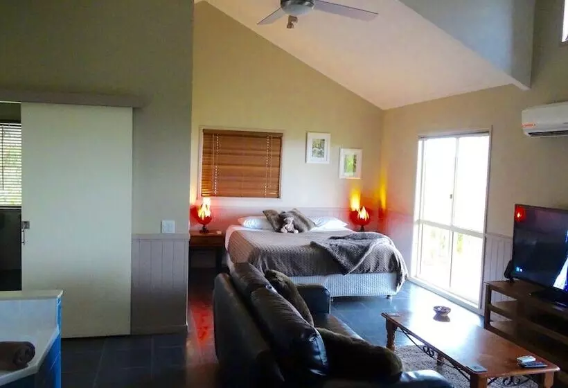 Hotelli Maleny Luxury Cottages