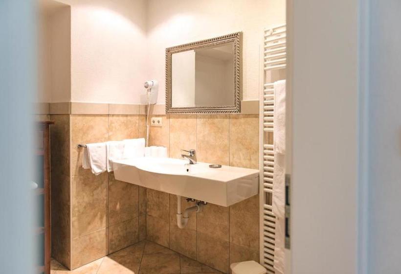 هتل Apartments Waldquell