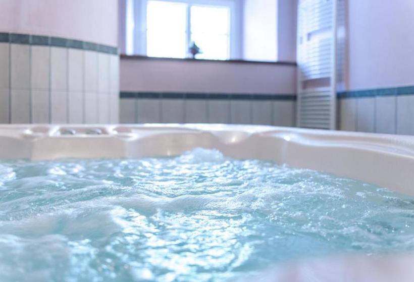 هتل Apartments Waldquell