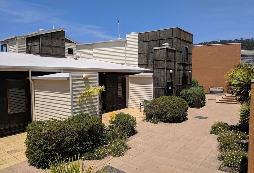 Lornebeach Apartments