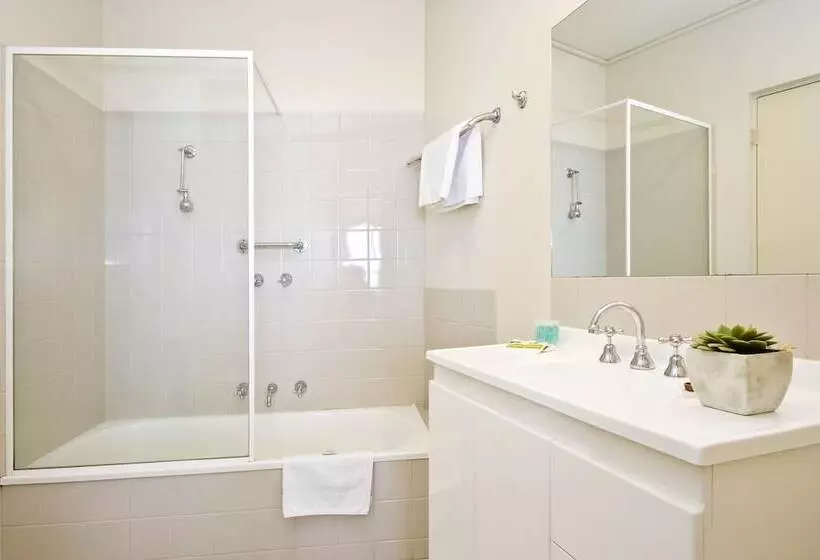 Lornebeach Apartments