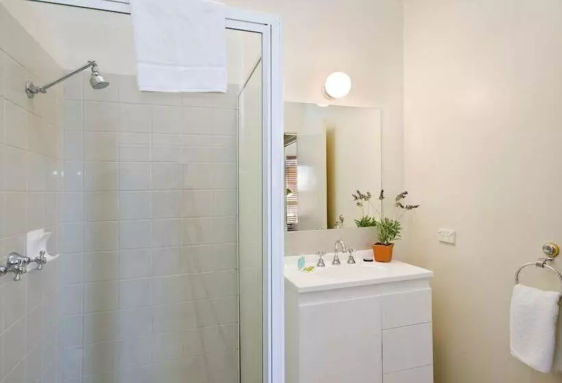 Lornebeach Apartments