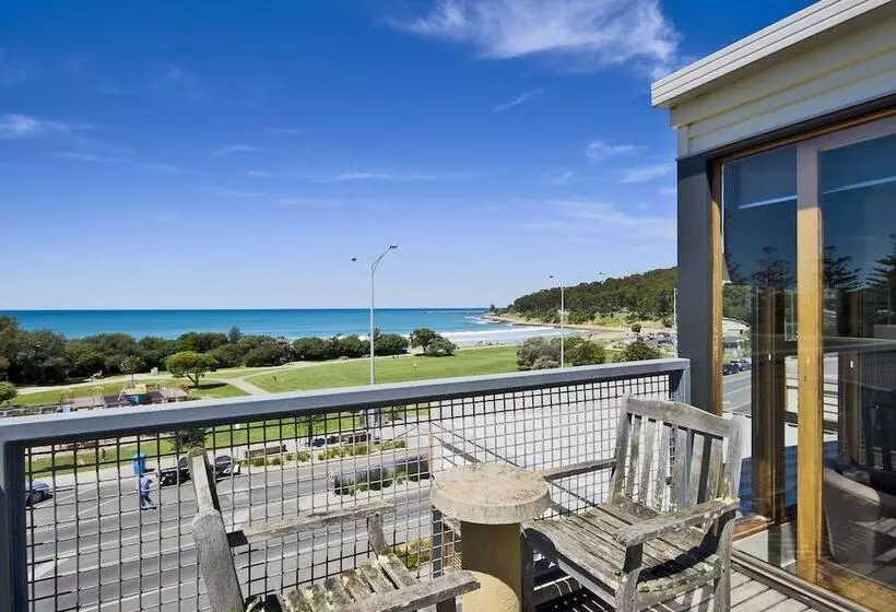 Lornebeach Apartments