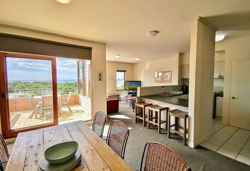 Lornebeach Apartments