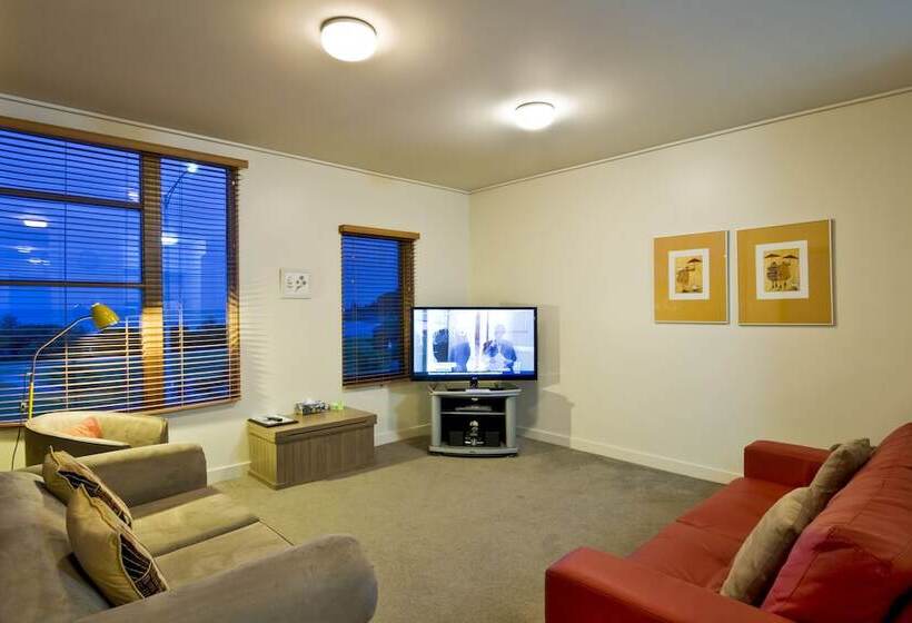 Lornebeach Apartments