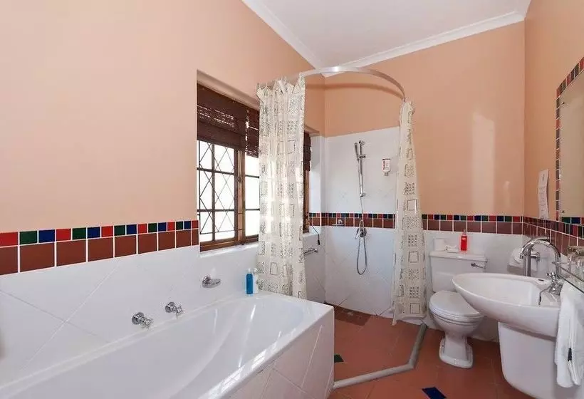 پانسیون Cape Flame Guest House