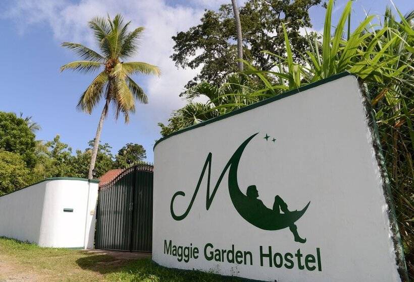 بنسيون Maggie Garden Hostel