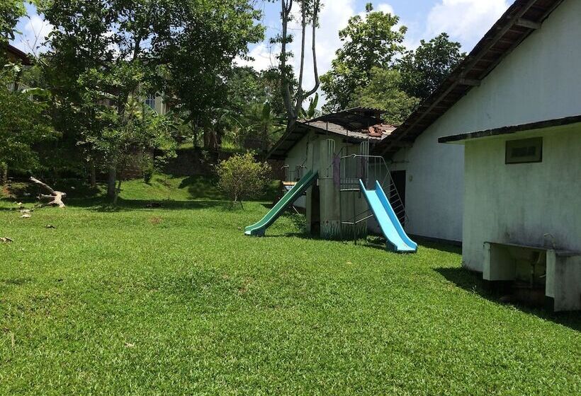 بنسيون Maggie Garden Hostel