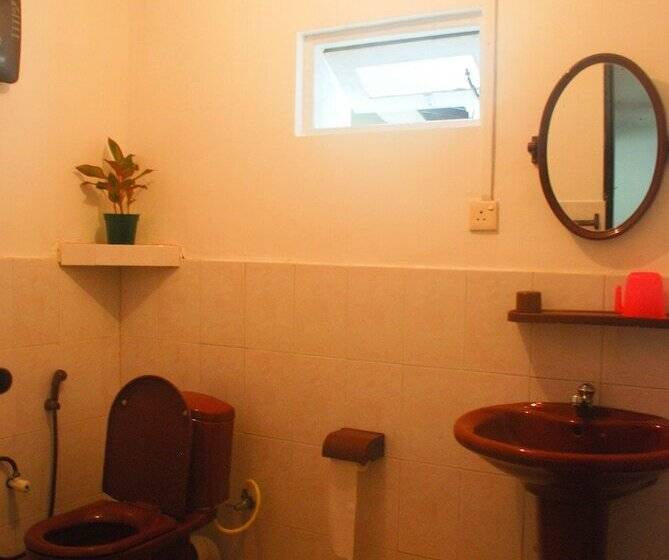 بنسيون Maggie Garden Hostel