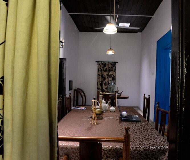 بنسيون Maggie Garden Hostel