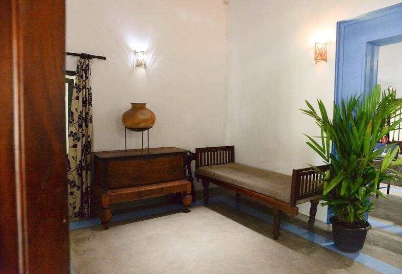 بنسيون Maggie Garden Hostel