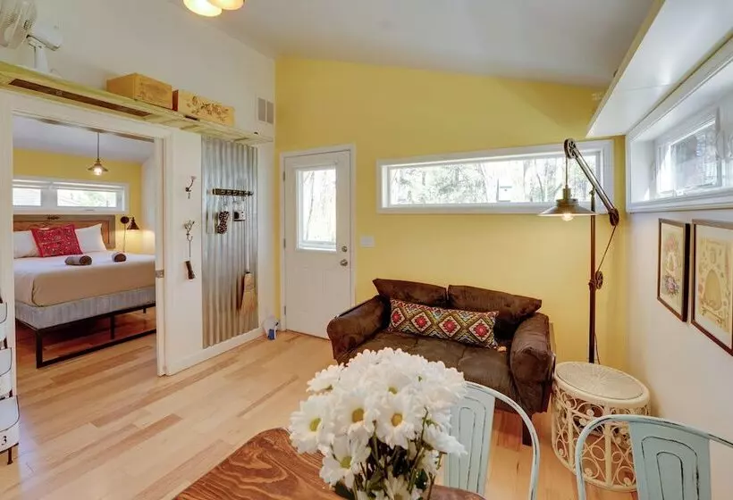 4 Season Gold Coast Cottage, 2 Mi To Winter Sports