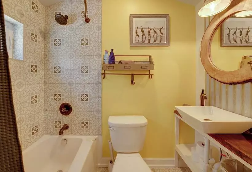 4 Season Gold Coast Cottage, 2 Mi To Winter Sports