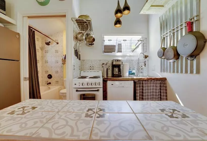 4 Season Gold Coast Cottage, 2 Mi To Winter Sports