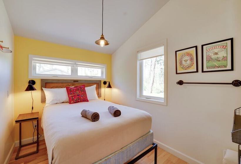 4 Season Gold Coast Cottage, 2 Mi To Winter Sports