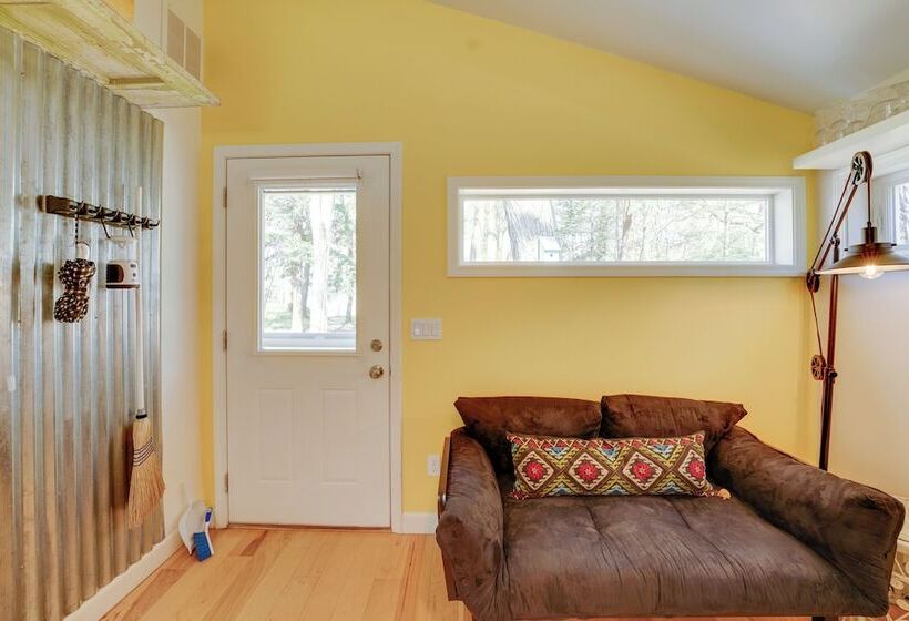 4 Season Gold Coast Cottage, 2 Mi To Winter Sports