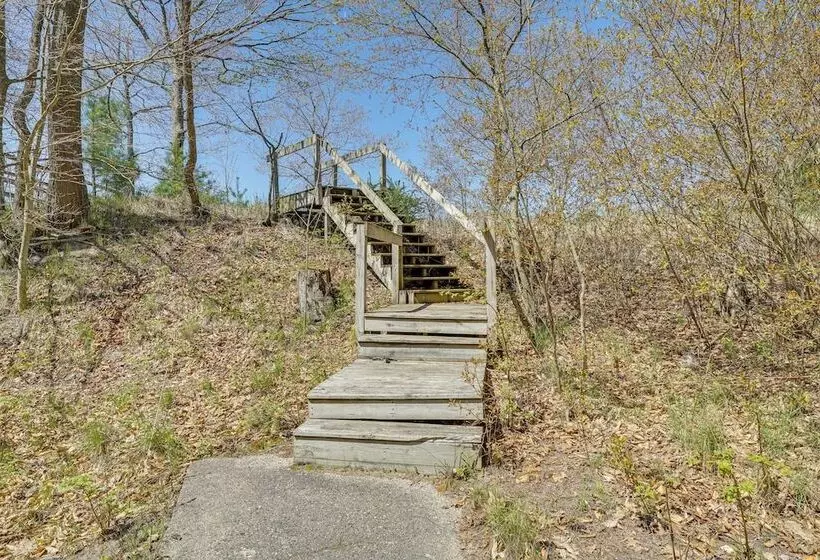 4 Season Gold Coast Cottage, 2 Mi To Winter Sports