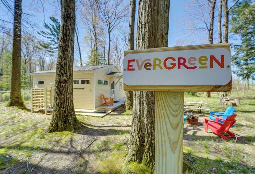 4 Season Gold Coast Cottage, 2 Mi To Winter Sports