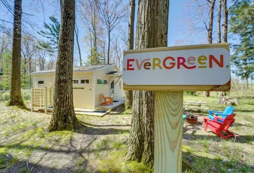 4 Season Gold Coast Cottage, 2 Mi To Winter Sports